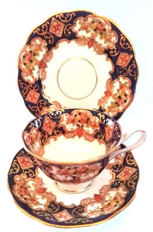 Royal Albert  -  DERBY  -  Trio