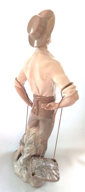 Lladro  -   FISHERMAN  [4802]    Figure