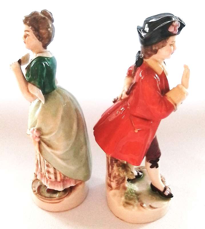 Scheibe  Alsbach   -   Pair  of  Figures