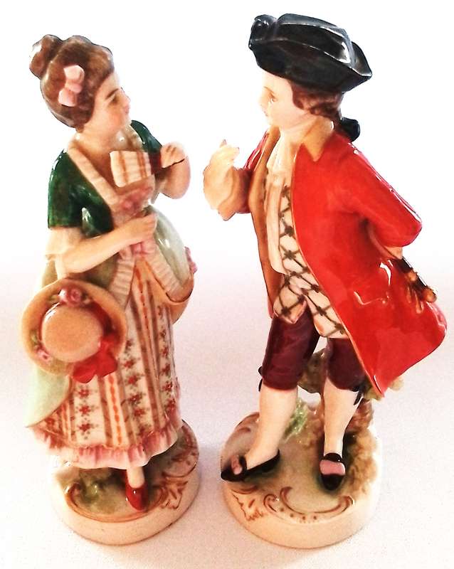 Scheibe  Alsbach   -   Pair  of  Figures