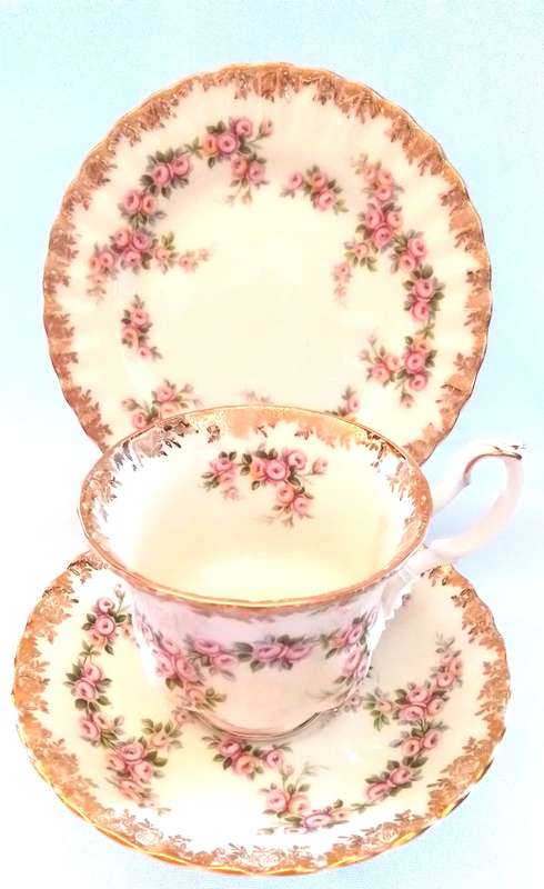 Royal Albert  -  Dimity  Rose  -  Trio