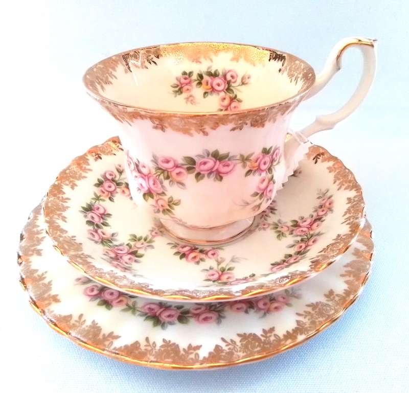 Royal Albert  -  Dimity  Rose  -  Trio