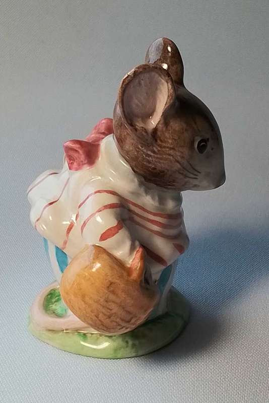 Beswick  Beatrix Potter   -  Mrs  Tittlemouse  -  Figure