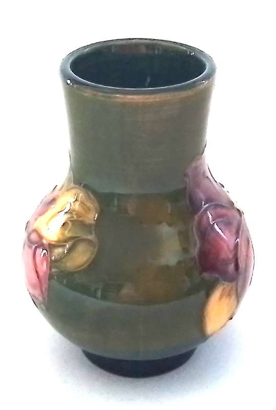 Moorcroft  -  CLEMANTIS    VASE