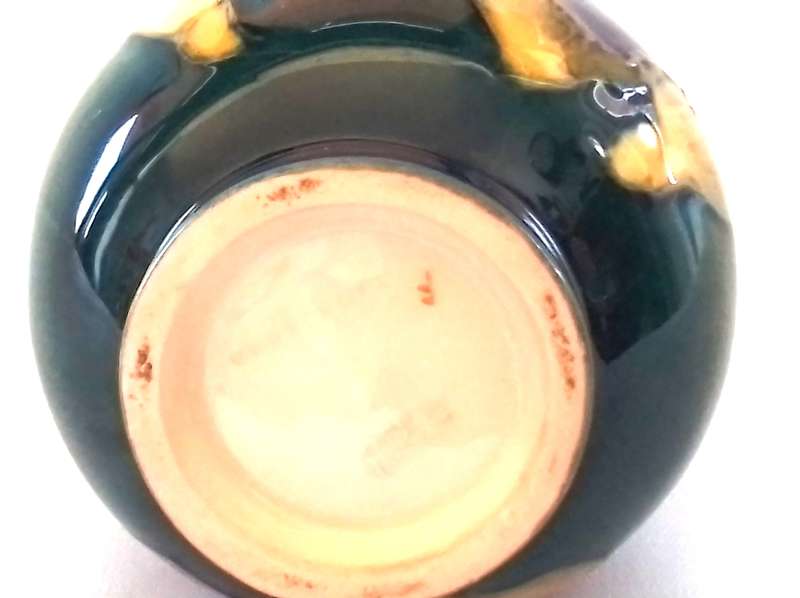 Moorcroft  -  CLEMANTIS    VASE