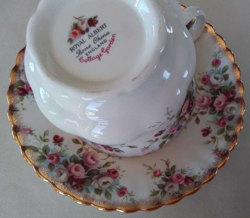 Royal Albert   -  Cottage Garden   -  Breakfast  Duo