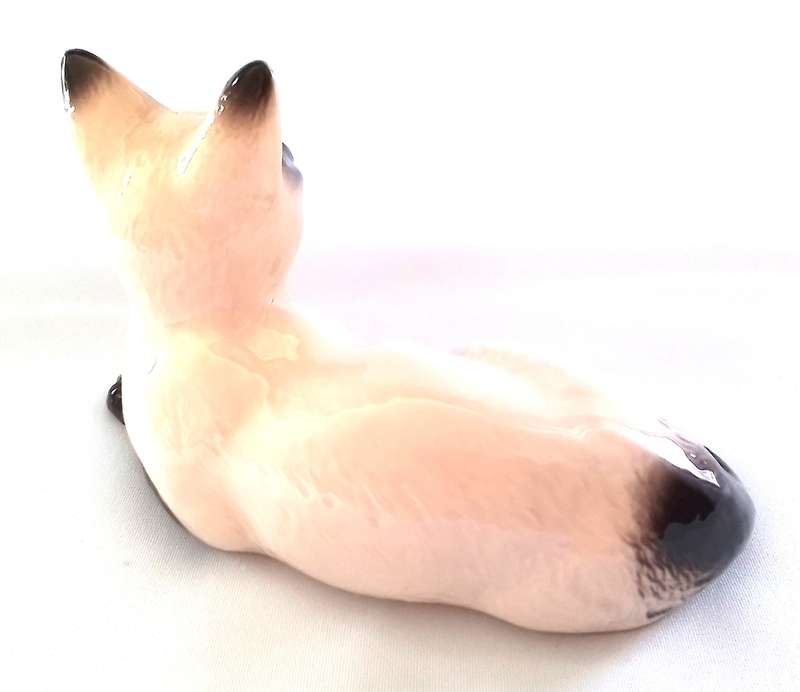 ROYAL DOULTON  -  SIAMESE  CAT