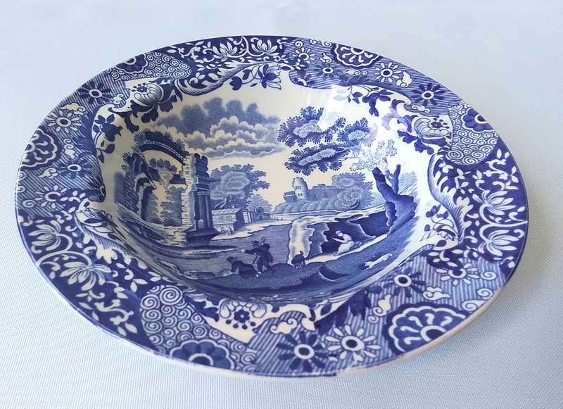 Spode's  -  Italian Design  -  Rimmed  Desert  Bowl