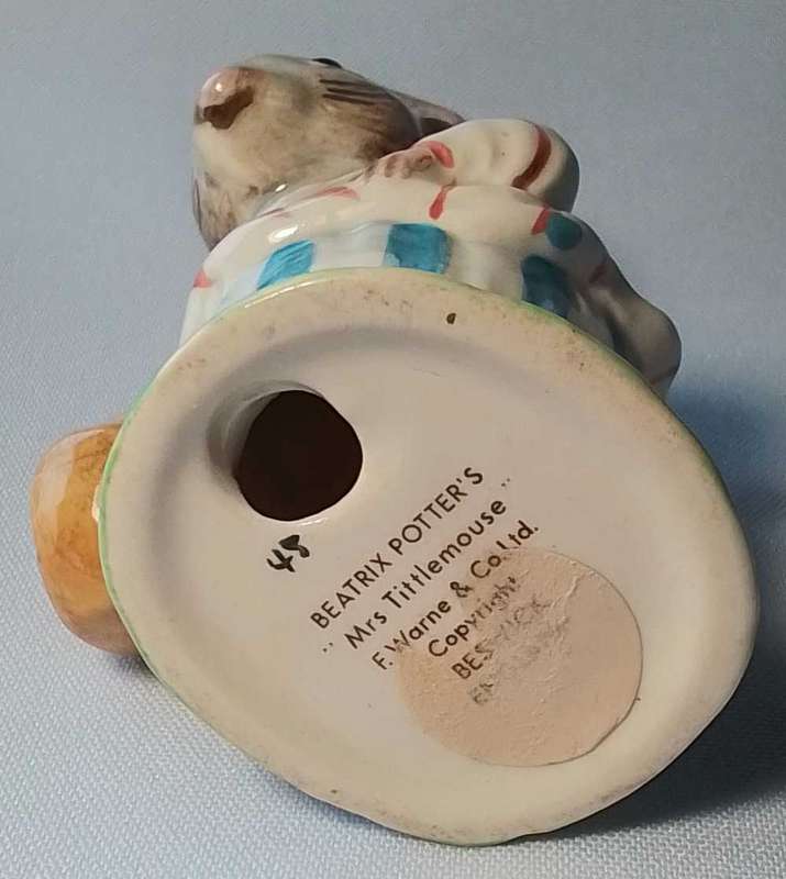 Beswick  Beatrix Potter   -  Mrs  Tittlemouse  -  Figure