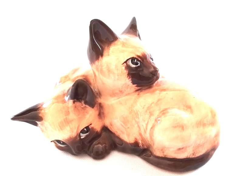 BESWICK KITTENS ON BASE