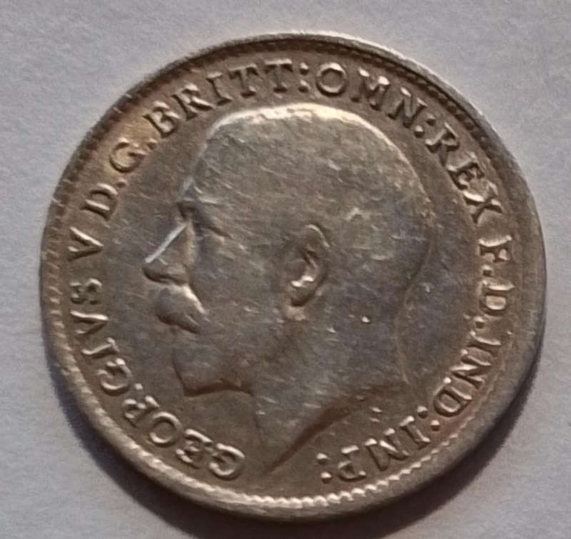 1918 -  British  3  Pence  Coin   [C103]