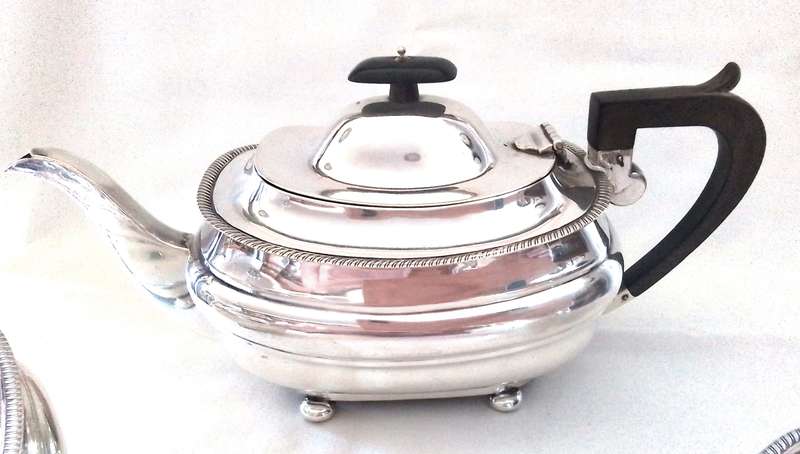 Sheffield 1906  -  3pc  Silver Tea Set.