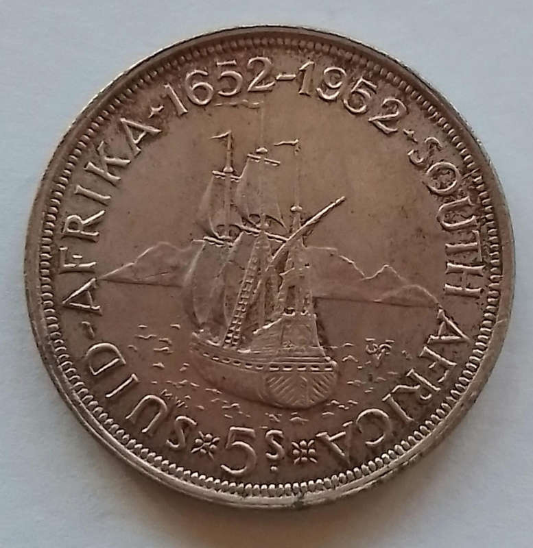 1652 - 1952 Union of SA Crown  /  5 Shilling  [C22]