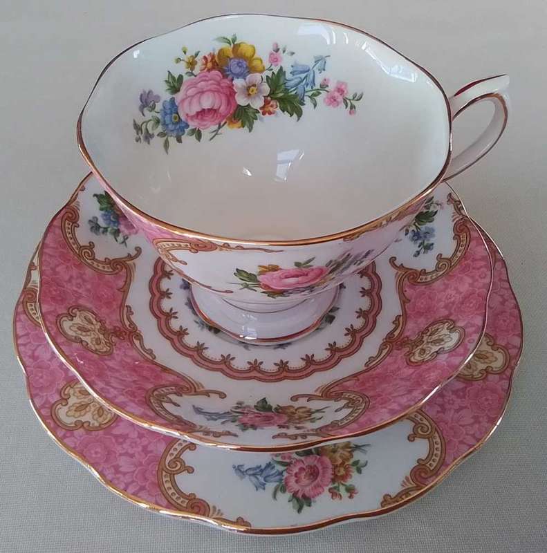 Royal Albert   -  LADY CARLYLE   -  TRIO