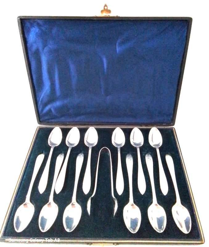 Birmingham  1894    -   Cased  Set  of  Coffee / Tea  Spoons