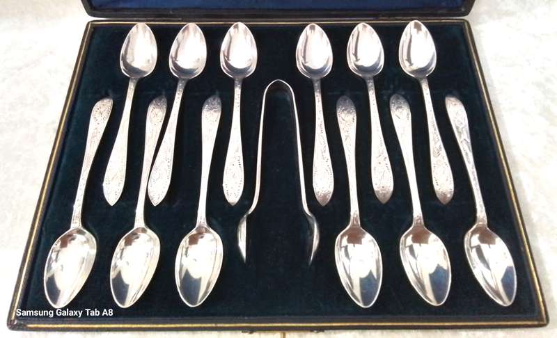 Birmingham  1894    -   Cased  Set  of  Coffee / Tea  Spoons