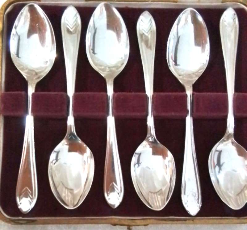 Sheffield    1957     -   Cased  Set  6   Coffee  Spoons