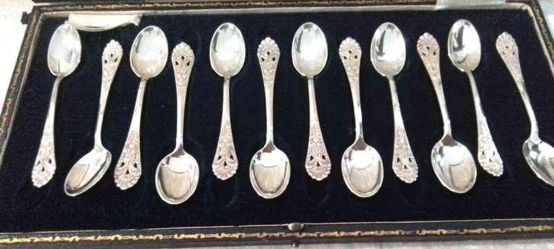 Norwegian  `830`  Silver  -  Cased  set 12  -    Coffee / Tea  Spoons