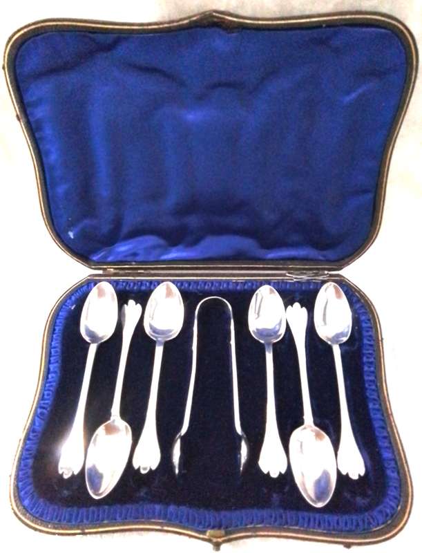 London  1900   -   Cased  Set  6  Tea Spoons & Tongs