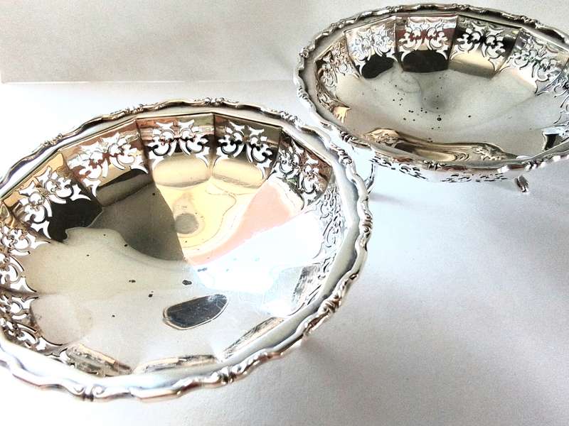 Birmingham  1959  -  Pair  -  Pierced  Footed  Bowls