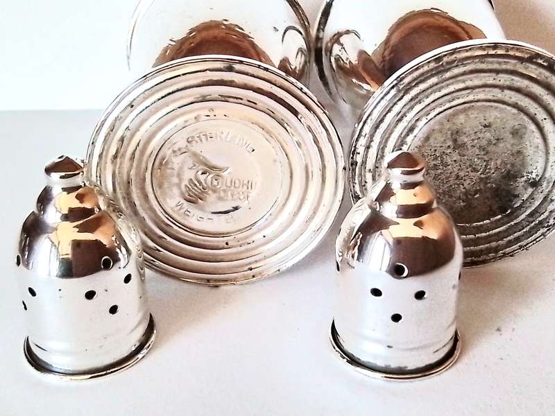 Sterling  Silver  -  Pair  Salt  &  Pepper  Pots