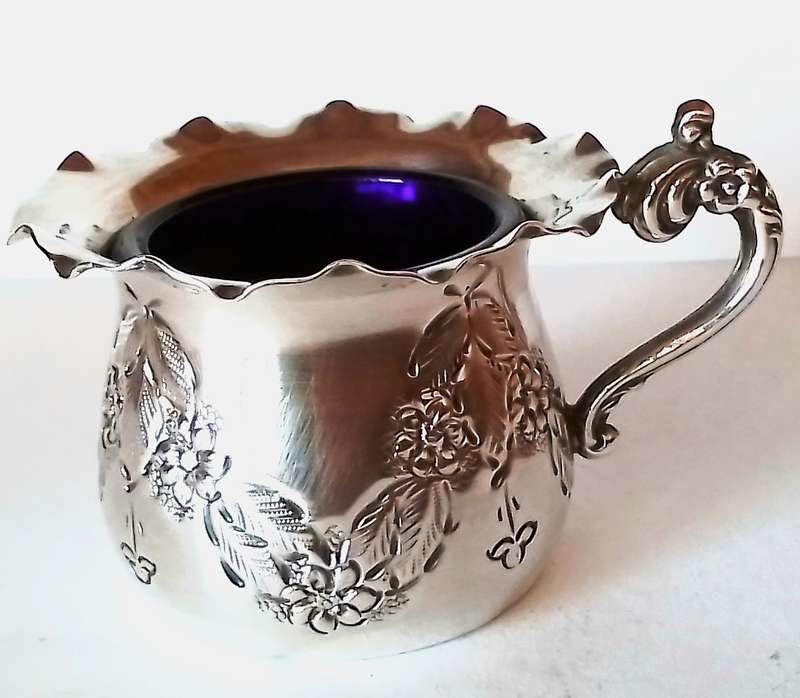 Birmingham  1913  Mug Shaped pot with blue glass liner