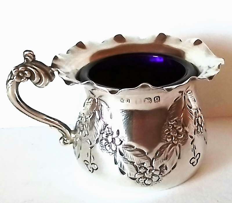 Birmingham  1913  Mug Shaped pot with blue glass liner