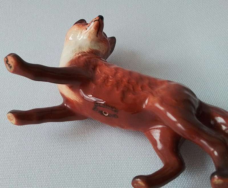 Beswick - Vintage porcelain  Fox Figure
