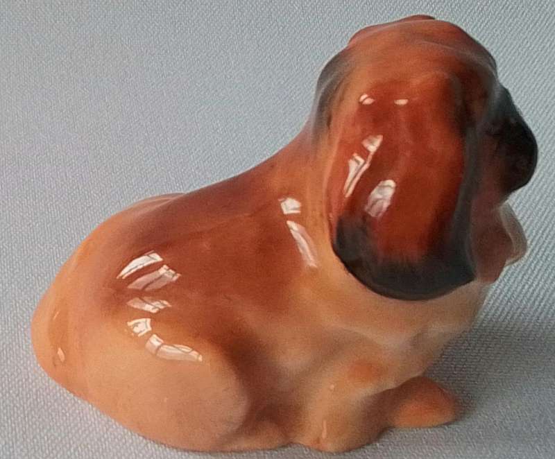 Royal Doulton  -  Vintage porcelain  -   Pekingese  Dog Figure
