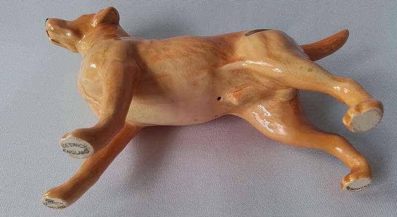 Beswick  -  Vintage  porcelain  -  Labrador  Dog  Figure
