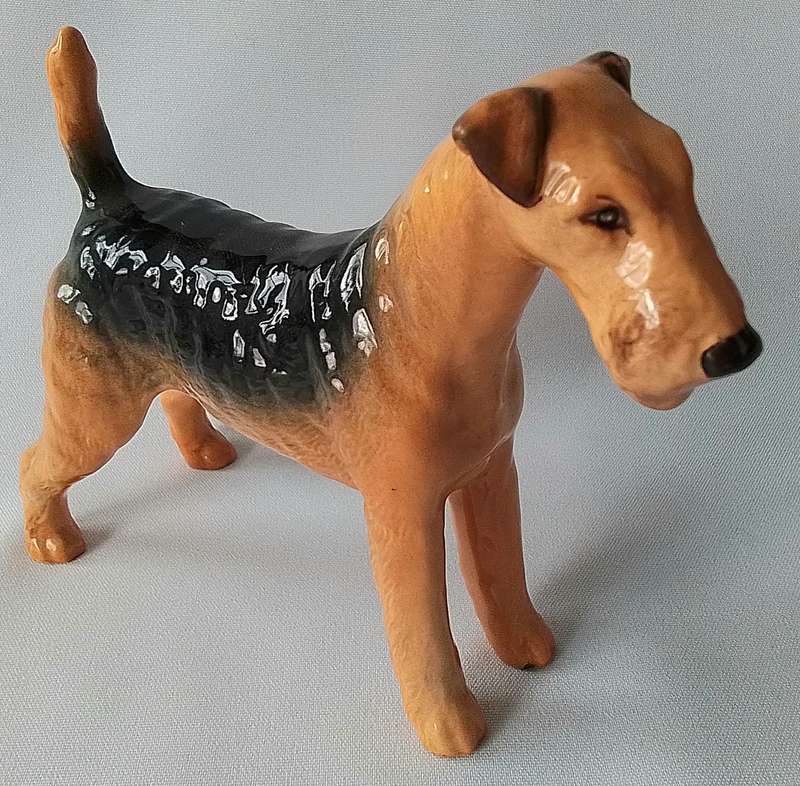 Beswick  -  Vintage  porcelain  -  Airedale  Terrier  figure