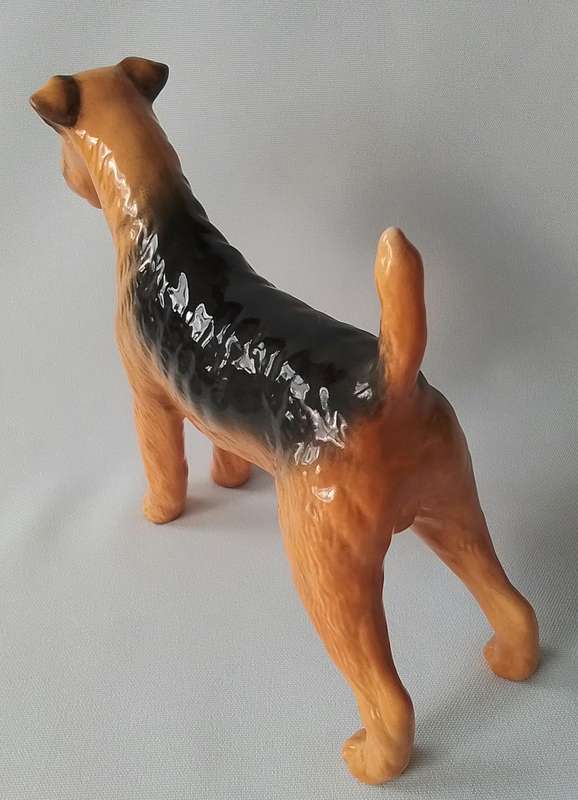 Beswick  -  Vintage  porcelain  -  Airedale  Terrier  figure