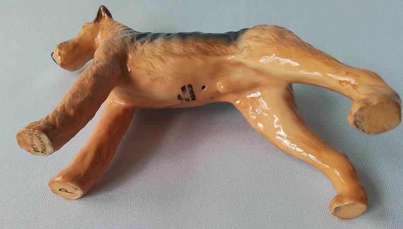 Beswick  -  Vintage  porcelain  -  Airedale  Terrier  figure