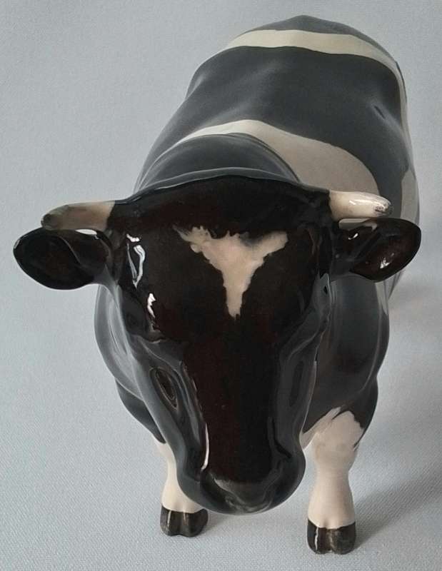Beswick  -  Vintage porcelain  -  Bull  figure