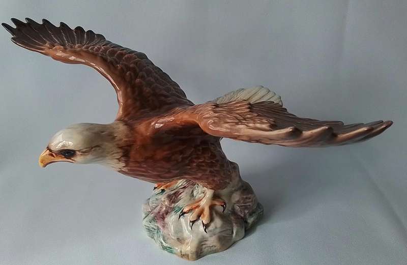 Beswick  -  Vintage porcelain Bird figure  -  Bald Eagle