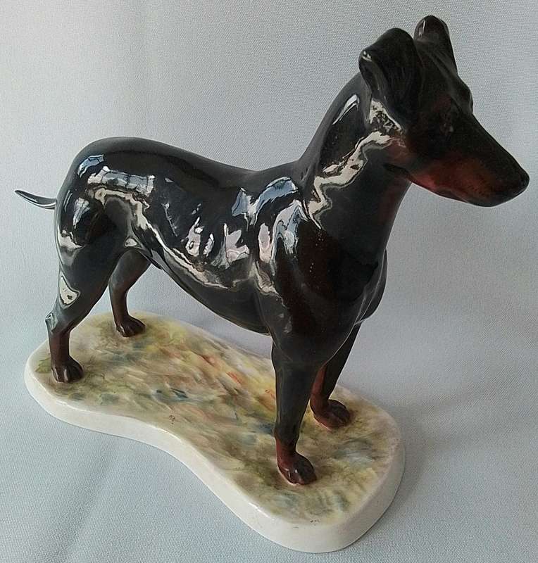 K G CRAFTS  -  Manchester  Terrier  -  Dog Figure on Base