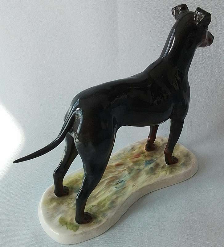 K G CRAFTS  -  Manchester  Terrier  -  Dog Figure on Base