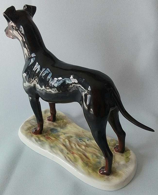 K G CRAFTS  -  Manchester  Terrier  -  Dog Figure on Base