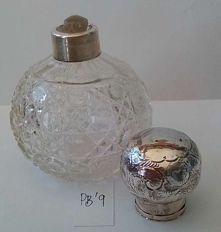 London  1911  -  Silver  Top  Perfume   Bottle