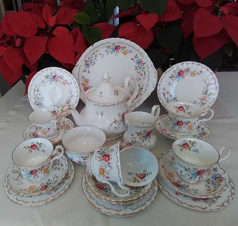 Royal Albert  - JUBILEE ROSE  -  23 pc Tea Set