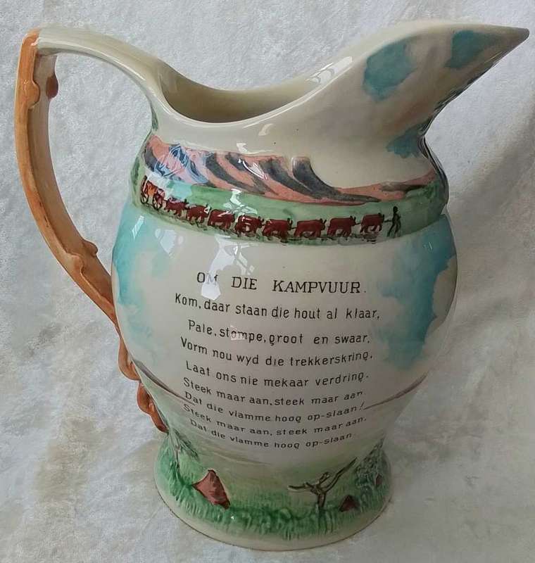 Crown Devon " OM DIE KAMPVUUR " Musical Jug