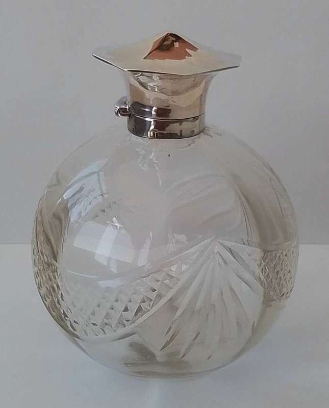 BIRMINGHAM 1938   -  Art  Deco  -  Silver Top Perfume Bottle