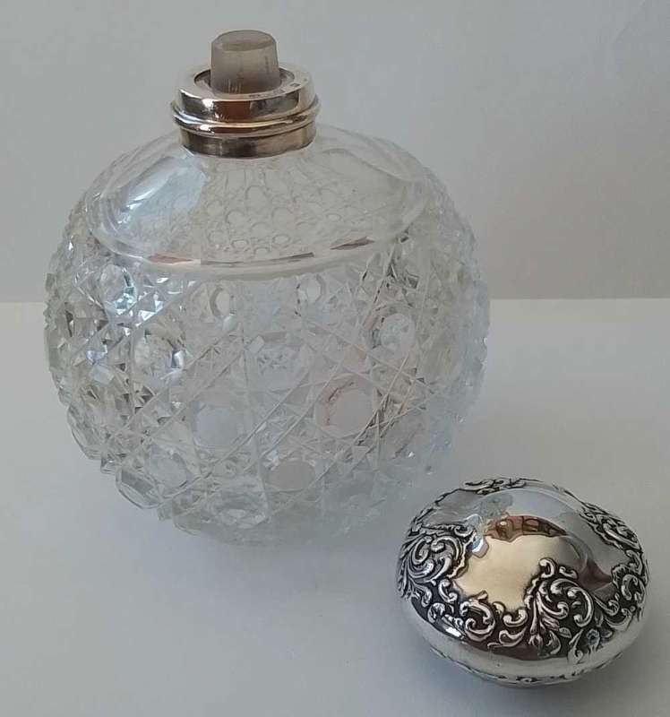 London  1927   -  Silver  Top  -  Perfume  bottle  [P3]