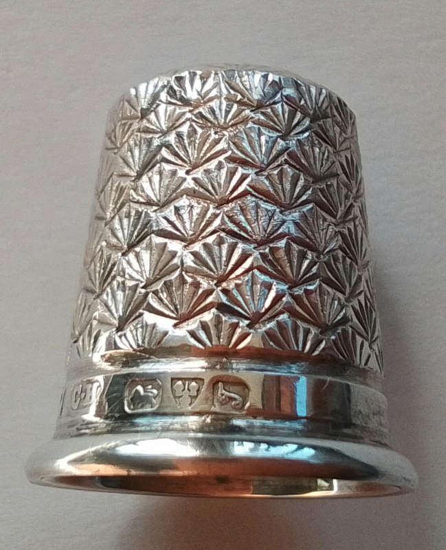 CHESTER 1918 / 19  silver  Thimble
