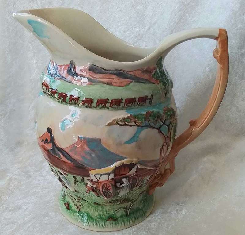 Crown Devon " OM DIE KAMPVUUR " Musical Jug