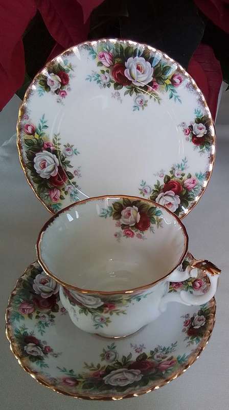 Royal Albert  -  23 pc CELEBRATION  -  Tea Set