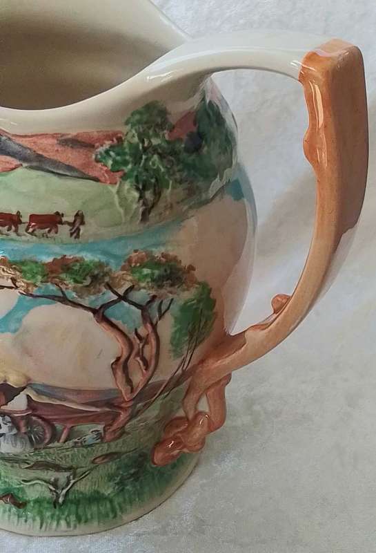 Crown Devon " OM DIE KAMPVUUR " Musical Jug