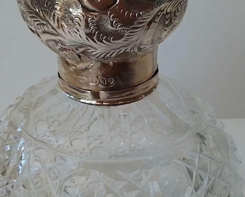 London  1911  -  Silver  Top  Perfume   Bottle