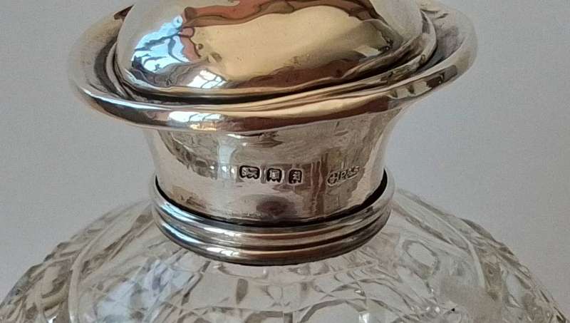 London 1924  -  Silver Top  Perfume  Bottle