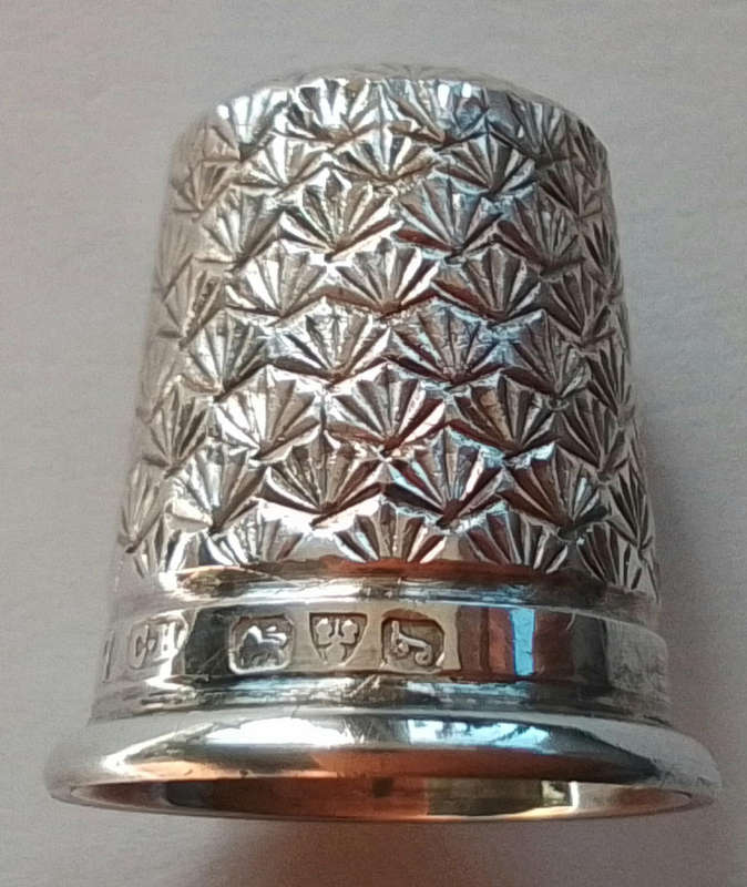 CHESTER 1918 / 19  silver  Thimble